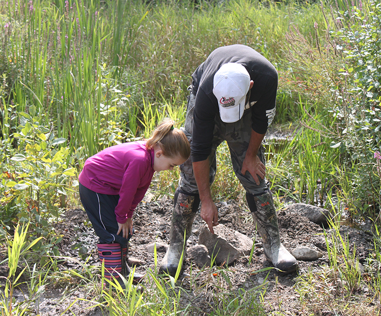 kids hunting scouting