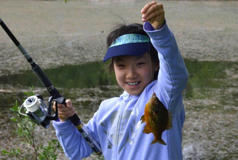 Fishing derby brings smiles to kids - Ontario OUT of DOORS